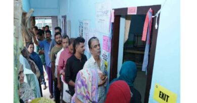 നിലമ്പൂര്‍ ഇന്ന് വിധിയെഴുതും!!!!! വോട്ടെടുപ്പ് തുടങ്ങി